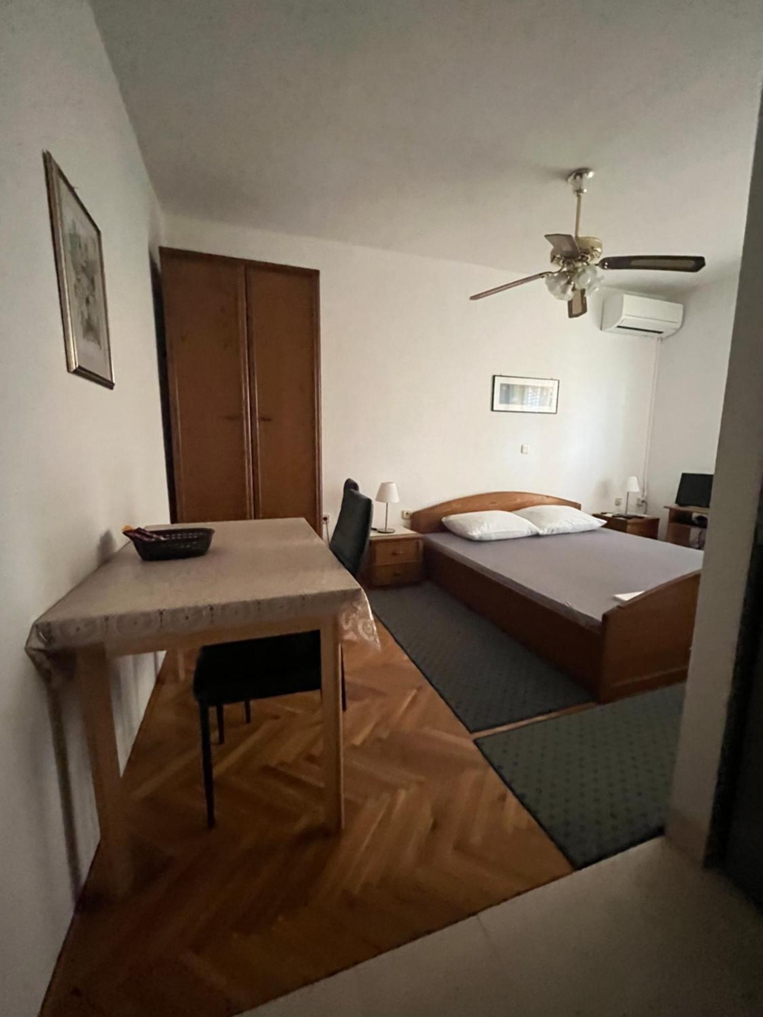 Apartments Vuksan Раб Экстерьер фото